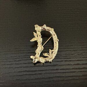 Sarah's A.B.C.'s Gold Tone D Initial Brooch Sarah Coventry Fabulous!